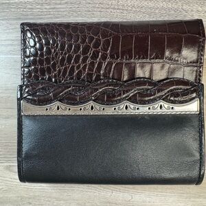 Brighton leather wallet/crossbody no strap